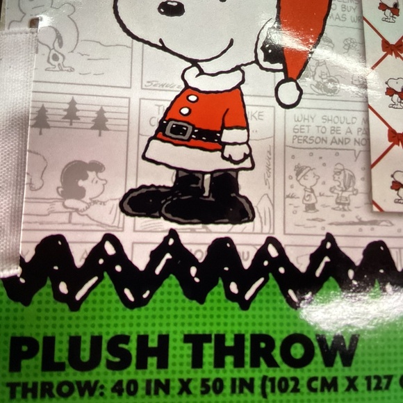 New Christmas Peanuts Snoopy Plush and Throw - Picture 6 of 7